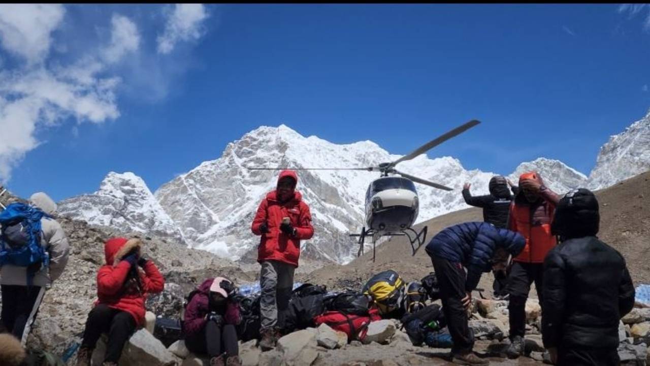 Everest Base Camp Trek with Helicopter Return |12 Days Plan