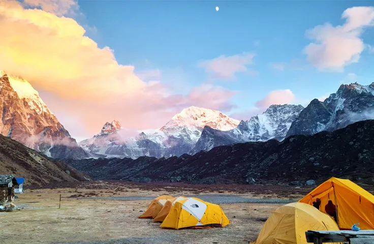 Kanchenjunga Circuit Trek – 21 Days